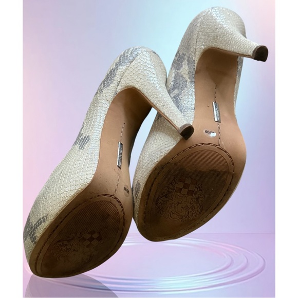 VINCE CAMUTO Elegant Cream Peep-Toe Stilettos • Size 8 • Women - Picture 7 of 14